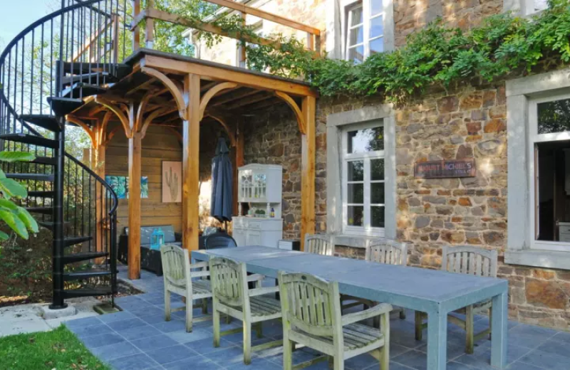 Terras 2 van Groepsaccommodatie Belgische Ardennen, Presbytere