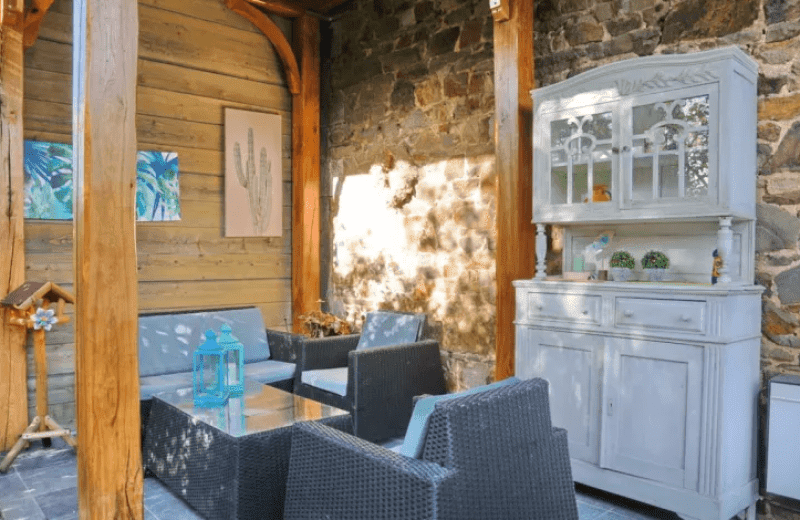 Terras van Groepsaccommodatie Belgische Ardennen, Presbytere